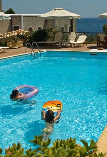 Hotel Afea Agia Marina  Extérieur photo