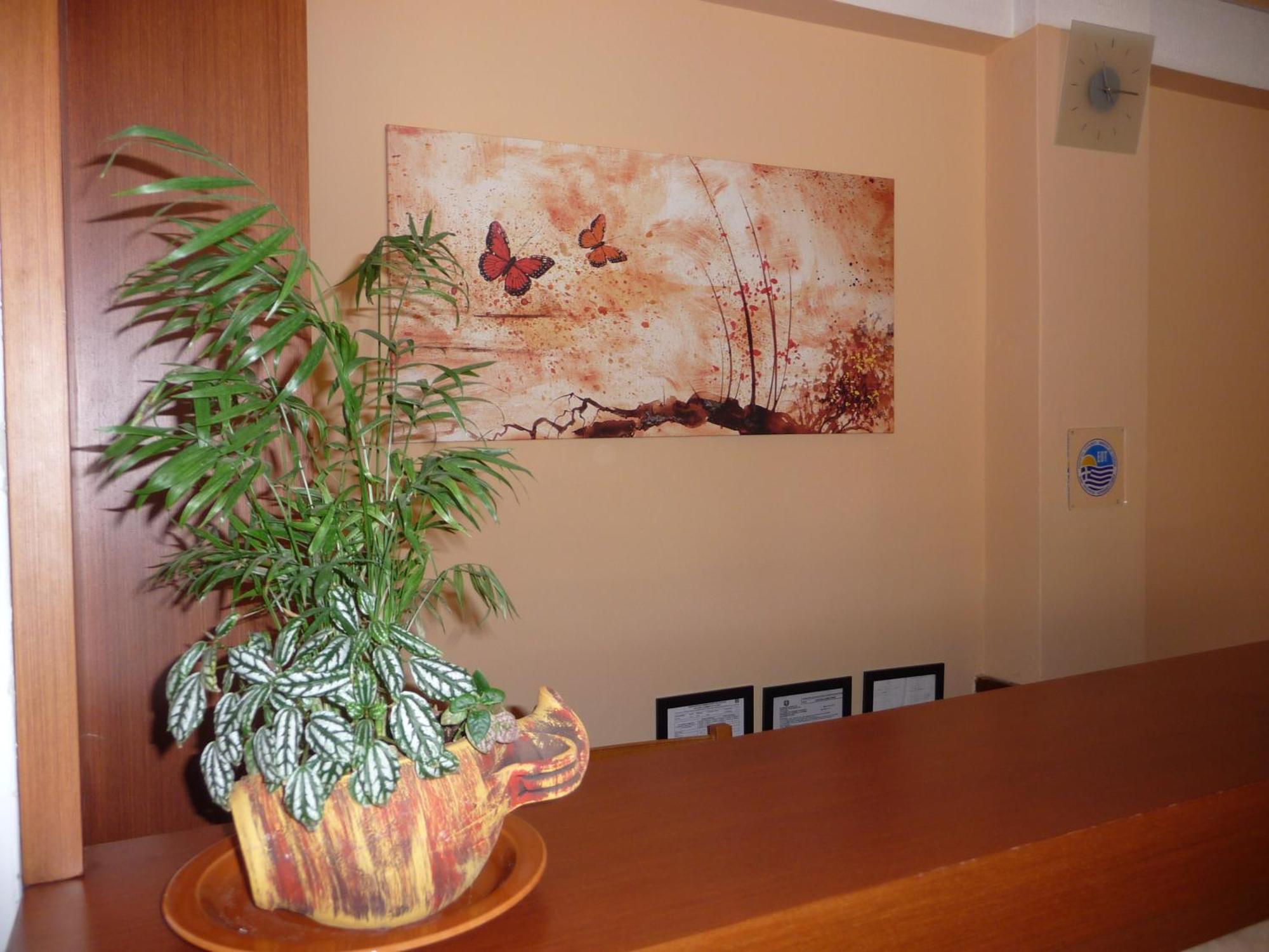 Hotel Afea Agia Marina  Extérieur photo