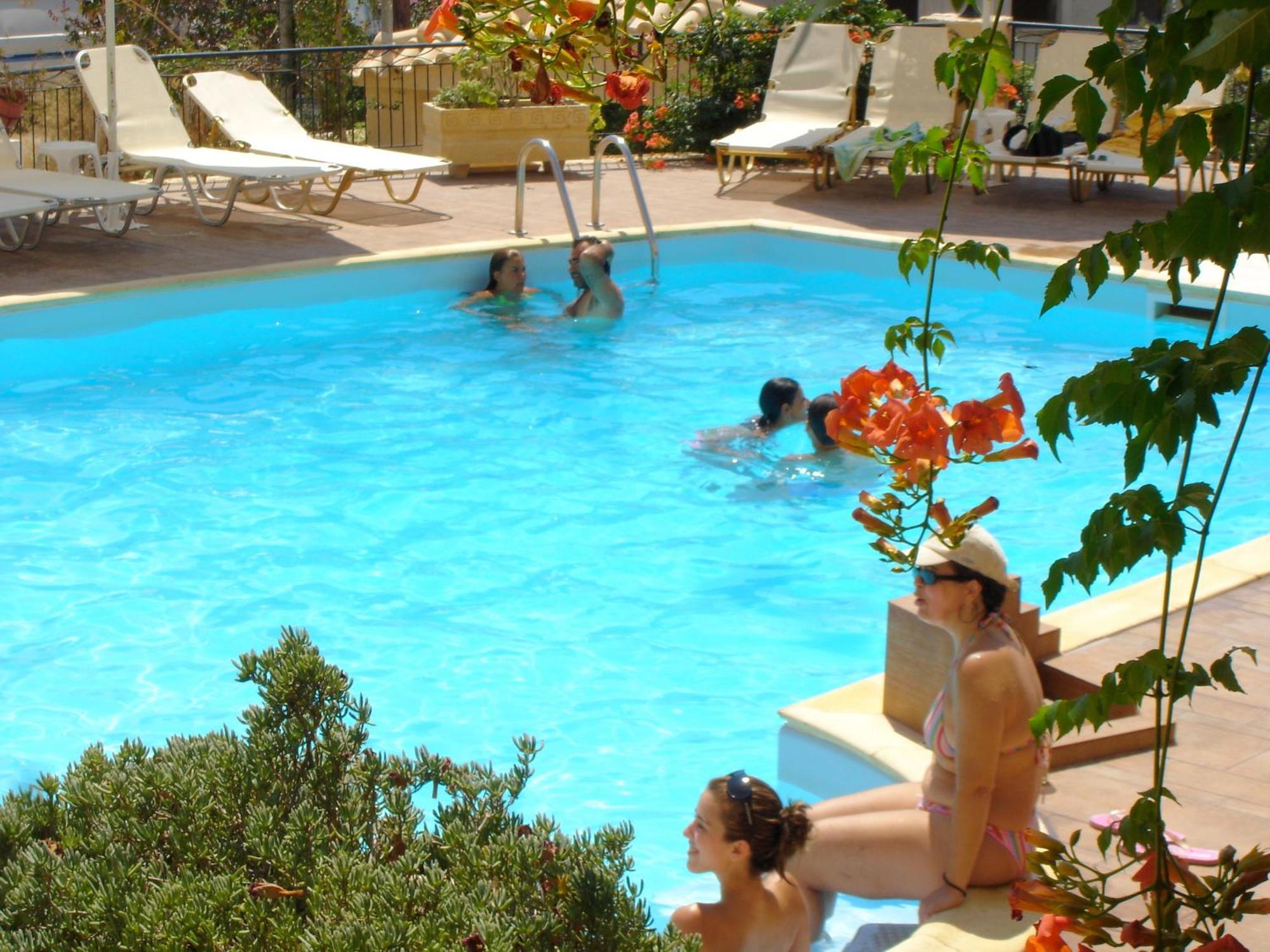 Hotel Afea Agia Marina  Extérieur photo